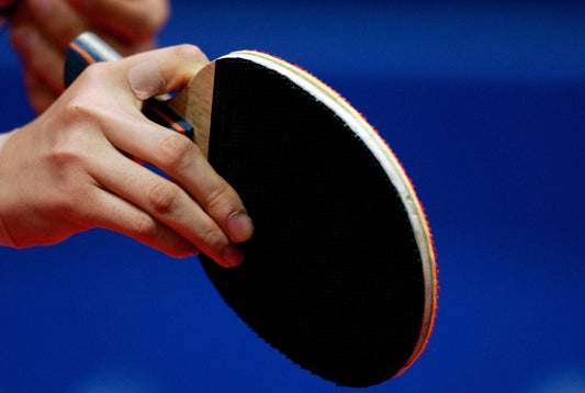 how to hold ping pong paddle