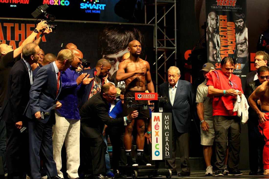 What Custom Boxing Gloves Does Floyd Mayweather Use?